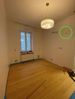 Motion Sensor in an Empty Room Empty room with a motion sensor at a height of 2.10 m.