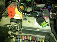 identyfikacja kostki w skrzynce bezpieczników escort