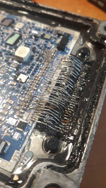 Jakie zastosować zamienniki żelu do zalania drucików w sterowniku Opel ECU DJTY 09353509?