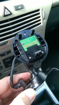 Opel Astra III - Urządzenie w bocznej listwie kierowcy, co to może być?