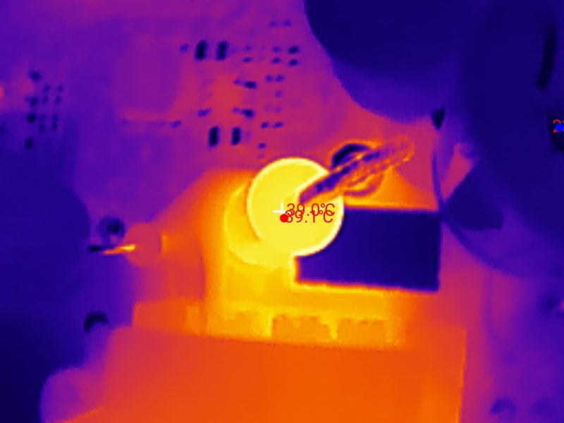 Thermal image of TE 1050 HD tuner PCB showing 39.9°C at the power converter