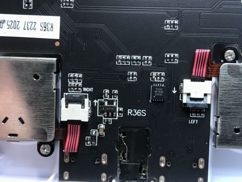 Close-up of R36S PCB with labeled LEFT and RIGHT connectors and SGM 4878QD component