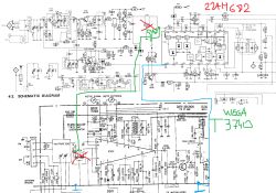 Fragment schematu tunera FM z odręcznymi oznaczeniami i kolorowymi liniami połączeń