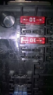 Understanding Fuse Box Variations in 2005 VW Golf V Plus 1.6 FSI (BLF) - VIN Specific