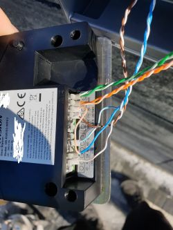 Podłączenie przekaźników domofonu HIKVISION (brama + furtka)