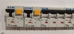 Rozłącznik izolacyjny do instalacji 3fazowej: Wybór między 3P a 3szt x 1P