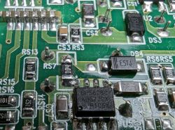 Close-up of a printed circuit board with visible electronic components, including the BP5628C chip.
