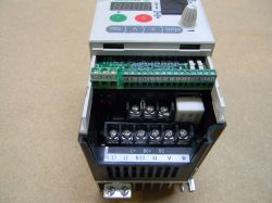 Różnice ?? między falownikiem zasilanym jedną fazą i trzema.