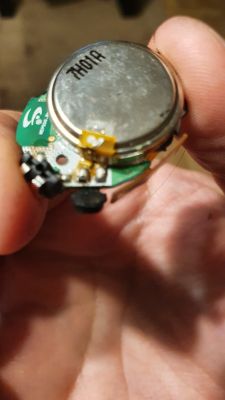 Samsung WEP500 - Prośba o identyfikację guzikowego aku w słuchawcee bluetooth