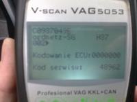 Jak aktywować ryglowanie drzwi w Passat B6 za pomocą VAG V-SCAN 5053?