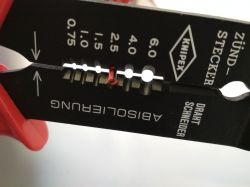 Wielofunkcyjne szczypce Knipex 9721215B, recenzja Wielofunkcyjne szczypce Knipex 9721215B, recenzja