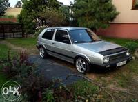 Jak zdemontować deskę rozdzielczą w Golf 2 1989? Schemat i instrukcja krok po kroku