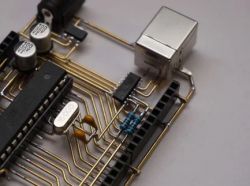 "Przezroczysta" płytka Arduino UNO