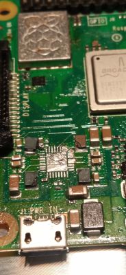 Naprawa złączonych pól lutowniczych przy wymianie MXL-7704 R3 na Raspberry Pi 3B+