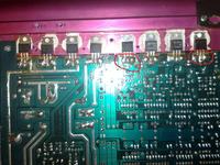 Wzmacniacz Magnat Energy 240 wyłącza sie cyklicznie .