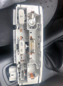 Renault Laguna II - Podłączenie rejestratora pod lusterko