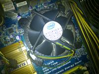 Czy temperatury ASUS GeForce 560 TI i Intel Q9300 są w normie?