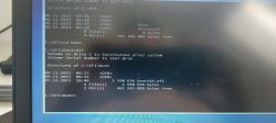 Terminal z poleceniami systemowymi w Windows z widokiem na zawartość katalogu EFI/Boot.