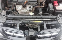 Nissan Almera N16: Para i tłusty płyn na chłodnicy po naprawie - pompa czy uszczelka?
