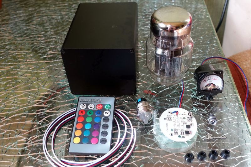 An atmospheric bedside lamp for the audiophile