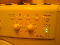 Indesit IWSC 5105 - migają kontrolki pralka nie rusza. Indesit IWSC 5105 - migają kontrolki pralka nie rusza.