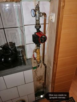 Instalacja C.O grzejniki ciepłe woda z boliera zimna