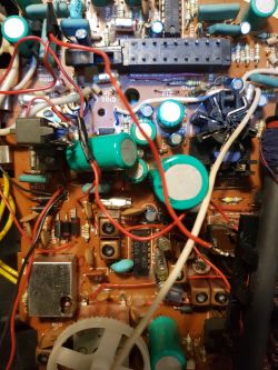 Radiomagnetofon ZRK RM-121A - oderwał się jeden z przewodów Radiomagnetofon ZRK RM-121A - oderwał się jeden z przewodów