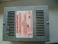 Uszkodzony zasilacz do przyczepy turystycznej typ KT12SM