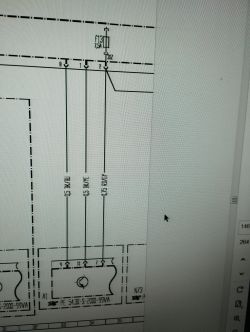 Fragment schematu instalacji: bezpiecznik F13 7,5 A i oznaczenie „30Z” przy przewodach do A1 i N73