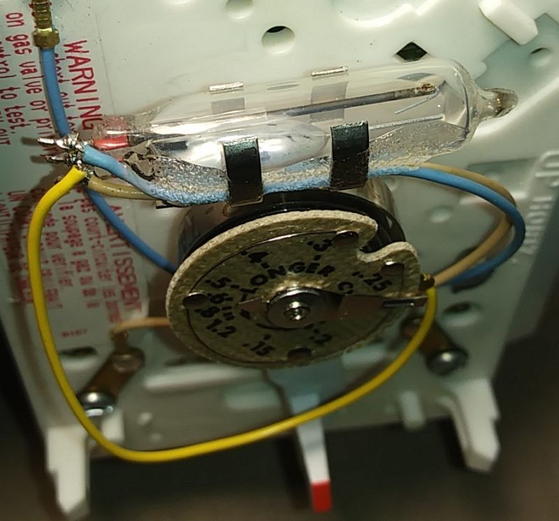 Urządzenia sprzed ery procesorów. Cz. 1 Termostat z łącznikiem rtęciowym