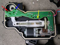 Elektryczne szyby w vw golf 4 same się opuszczają