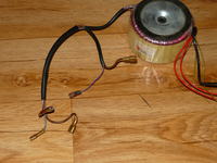 Ile ten transformator ma mocy i na jakie napięcie?