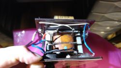 Naprawa pastucha Widonia - identyfikacja nieznanego elementu z oderwanym drucikiem