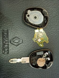 Ranault scenic 1,6 kat - Chciałem zakodować kluczyk kodem z internetu.