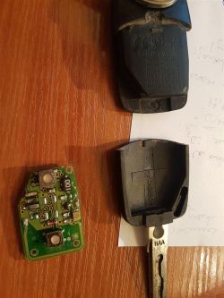 A4 / B5 - Odpadł element smd pilota - prośba o indentyfikacje