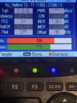 Ekran miernika sygnału satelitarnego z parametrami Hotbird 13E