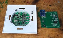 Interior of AVATTO TS02-EU-W3 Switch Interior of AVATTO TS02-EU-W3 switch with visible electronic components.