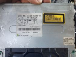 Zdjęcie tabliczki znamionowej radia samochodowego Toyota Corolla Verso z oznaczeniami modelu, producenta oraz ostrzeżeniem Class 1 Laser Product.