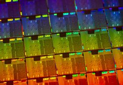AMD zdradza detale odnośnie 7 nm, Intel odpowiada akceleratorami AI w CPU