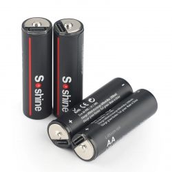 AA Li-Ion battery charged with USB-C