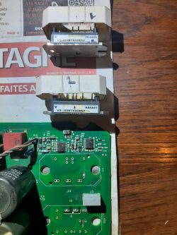 Two electronic modules VS-150MT060WDF and VS-100MT060WSP next to a printed circuit board.