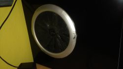 Jak poprawić chłodzenie AMD Radeon HD 5850 w obudowie z ograniczoną przestrzenią?