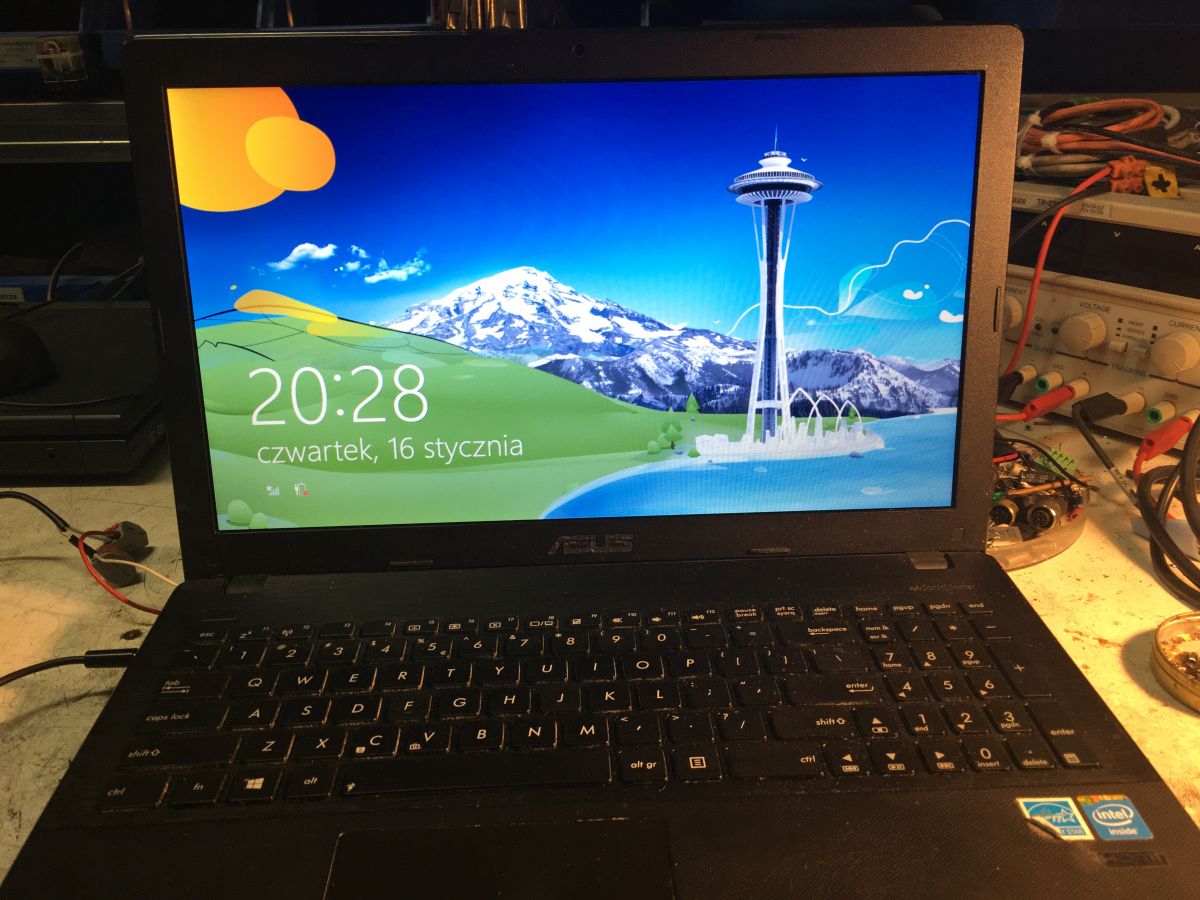 Notebook Asus R512C - ekran czarny mimo dobrych ogniw baterii