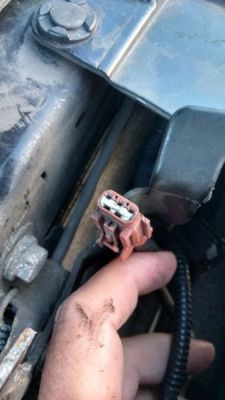 Qashqai 1.6 dci (2011 lift) - identyfikacja wtyczek za grillem