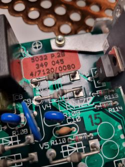 Spalone diody w falowniku Lenze 530: wymiana, przyczyna uszkodzenia, poszukiwanie falownika