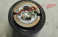 Latarka Porsche Design - Jak ładować? Czy nie brakuje elementu?