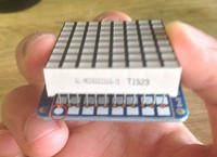 Zegar biurkowy w stylu Space Invaders