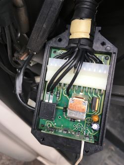 VW T5 2003: Jak wyłączyć alarm bez kluczyka? Szukam serwisu w Lublinie