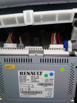 Jak podłączyć wzmacniacz do radia LAN5200WR4 bez wyjść cinch?