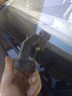 Peugeot 307 Gear Shifting Issues: Difficulty Getting into Gears & Clutch Not Returning Properly